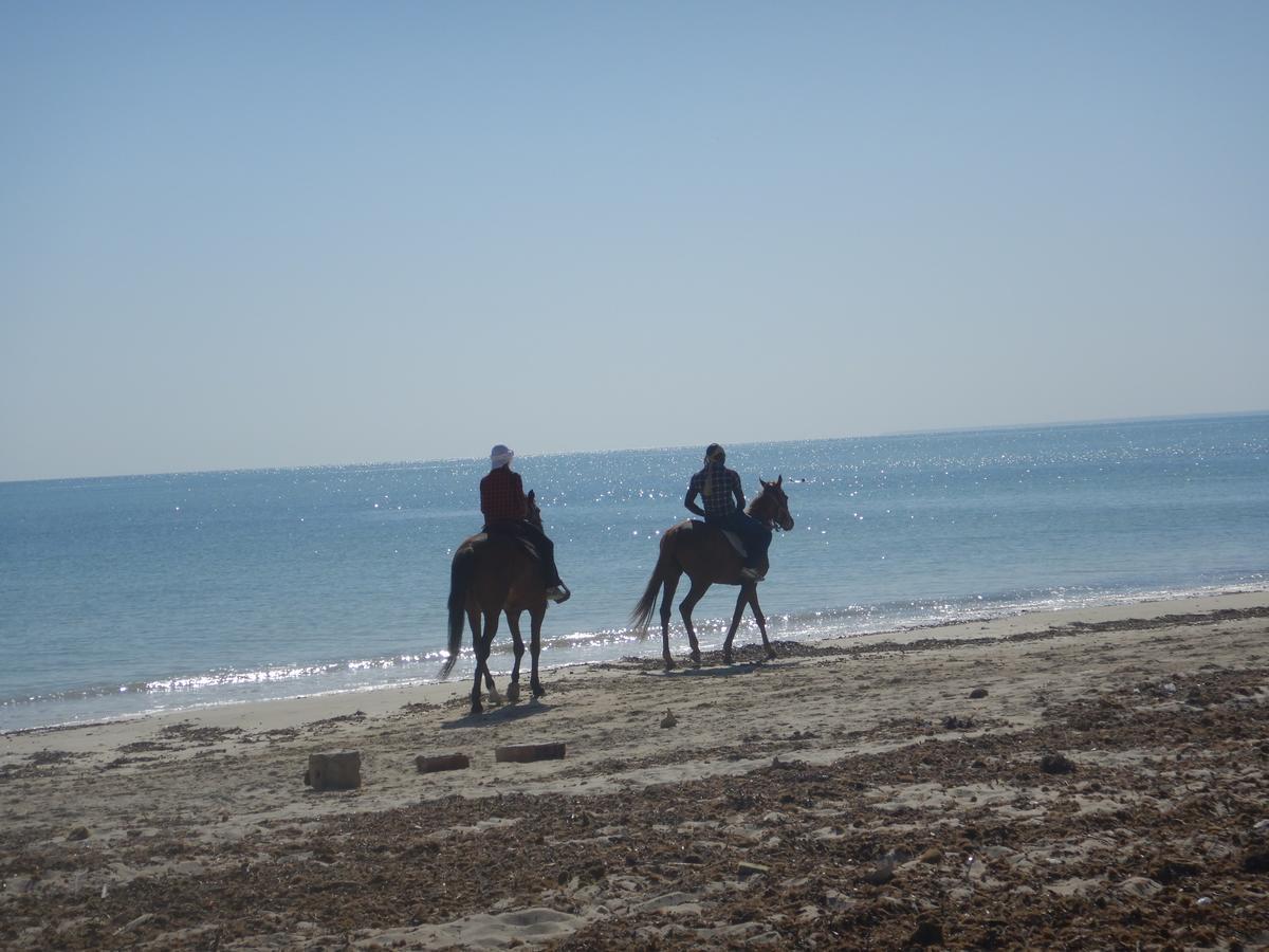 Menzel Churasco Djerba Aghīr Exteriör bild