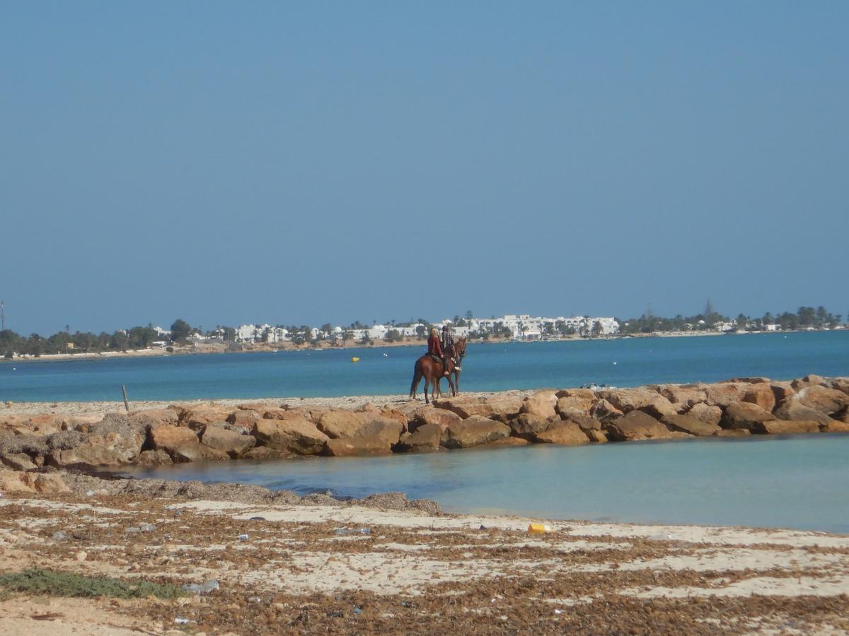 Menzel Churasco Djerba Aghīr Exteriör bild
