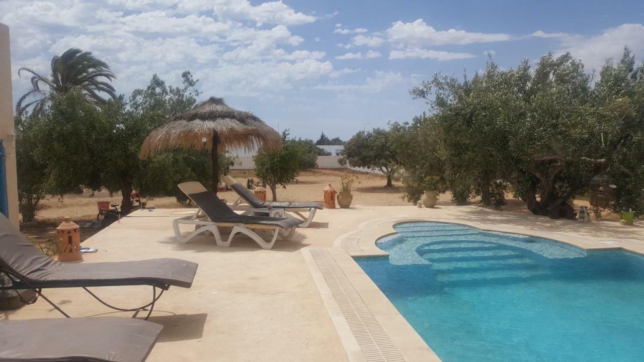 Menzel Churasco Djerba Aghīr Exteriör bild